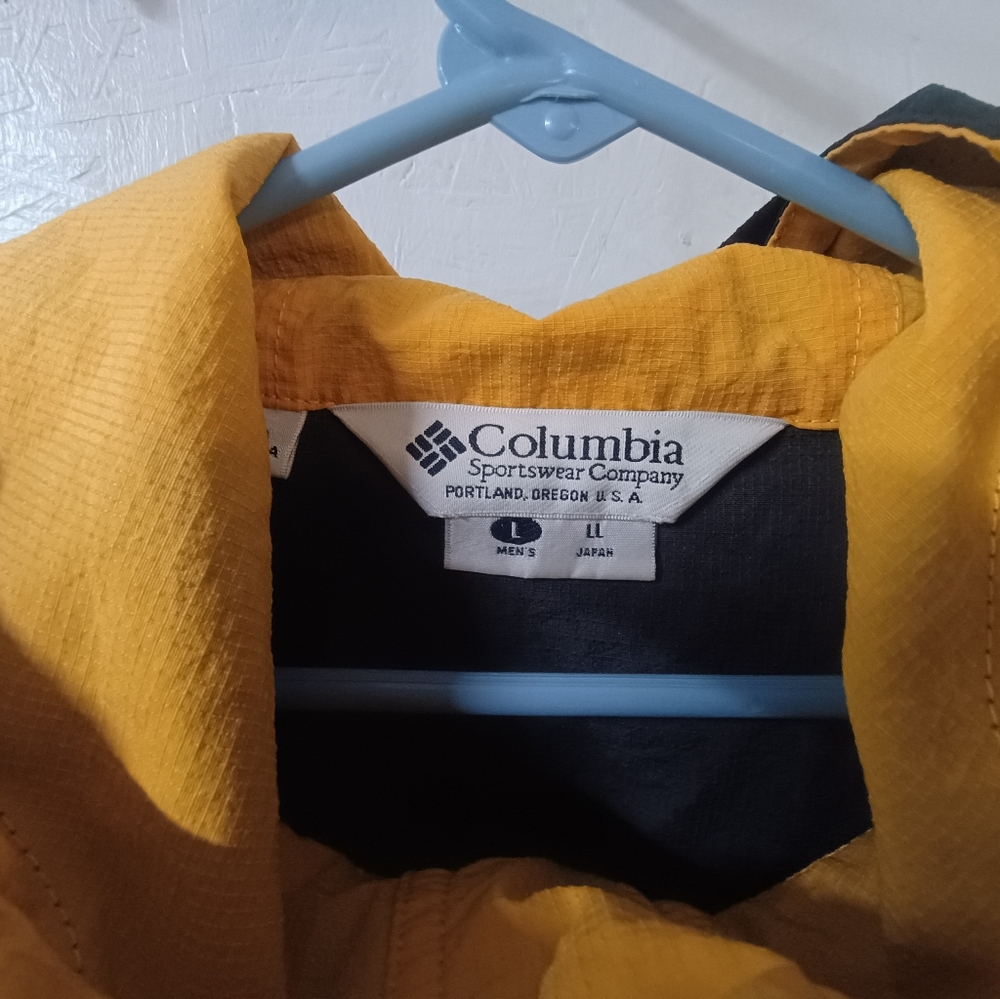 Columbia Men's Black Performance Jacket with Yellow Highlights - Picture 2 of 5